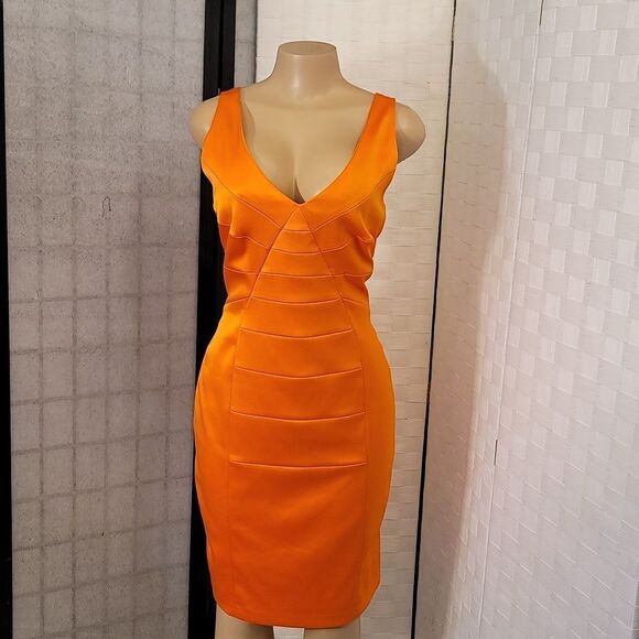 BRAND NEW SANGRIA BANDAGE V-NECK SLEEVELESS SHEATH DRESS - Picture 2 of 14